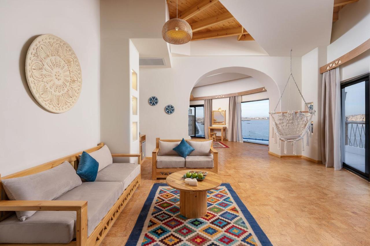 Benben By Dhara Hotels - Adults Only Aswan Exteriör bild The interior of a suite at the resort